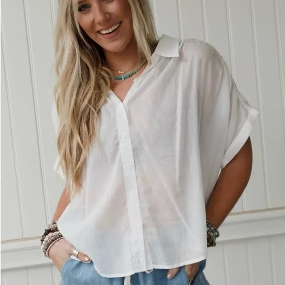 Embroidered White Short-Sleeve Peasant Top - Picture 3 of 9